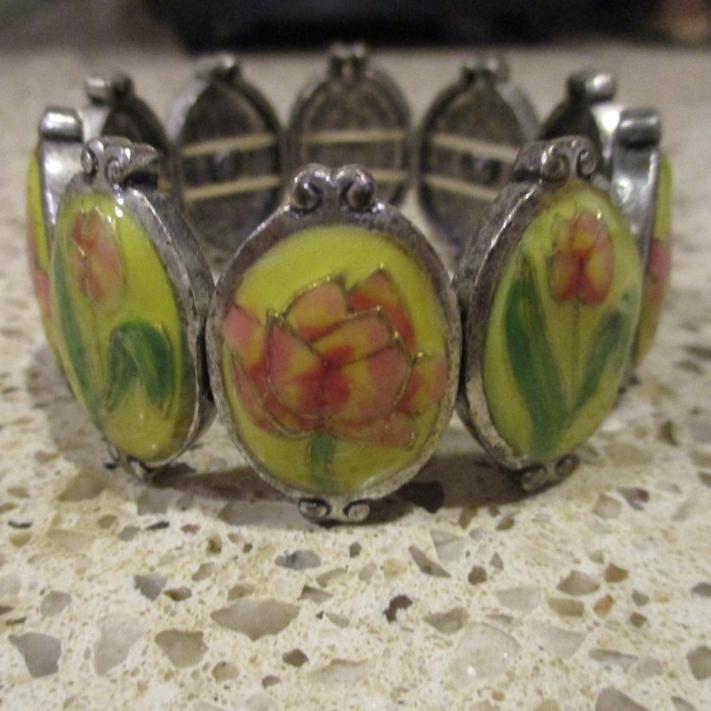 Stretch Silver Floral Bracelet